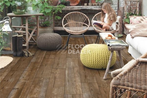 Плитка ПВХ Quick Step Vinyl Medium Planks AVMP AVMP40075 Коричневая сосна фото 1 | FLOORDEALER